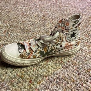Floral Converse